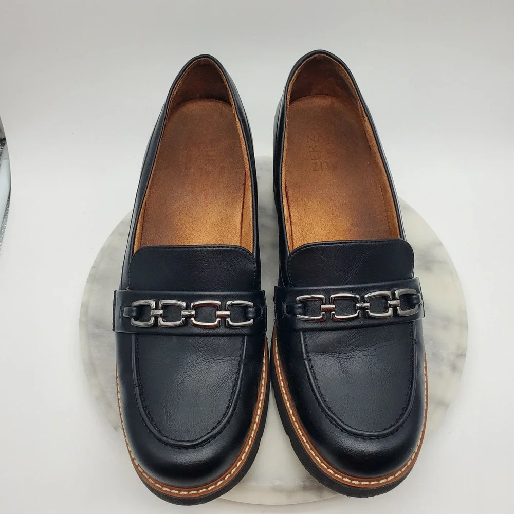 Naturalizer brand style